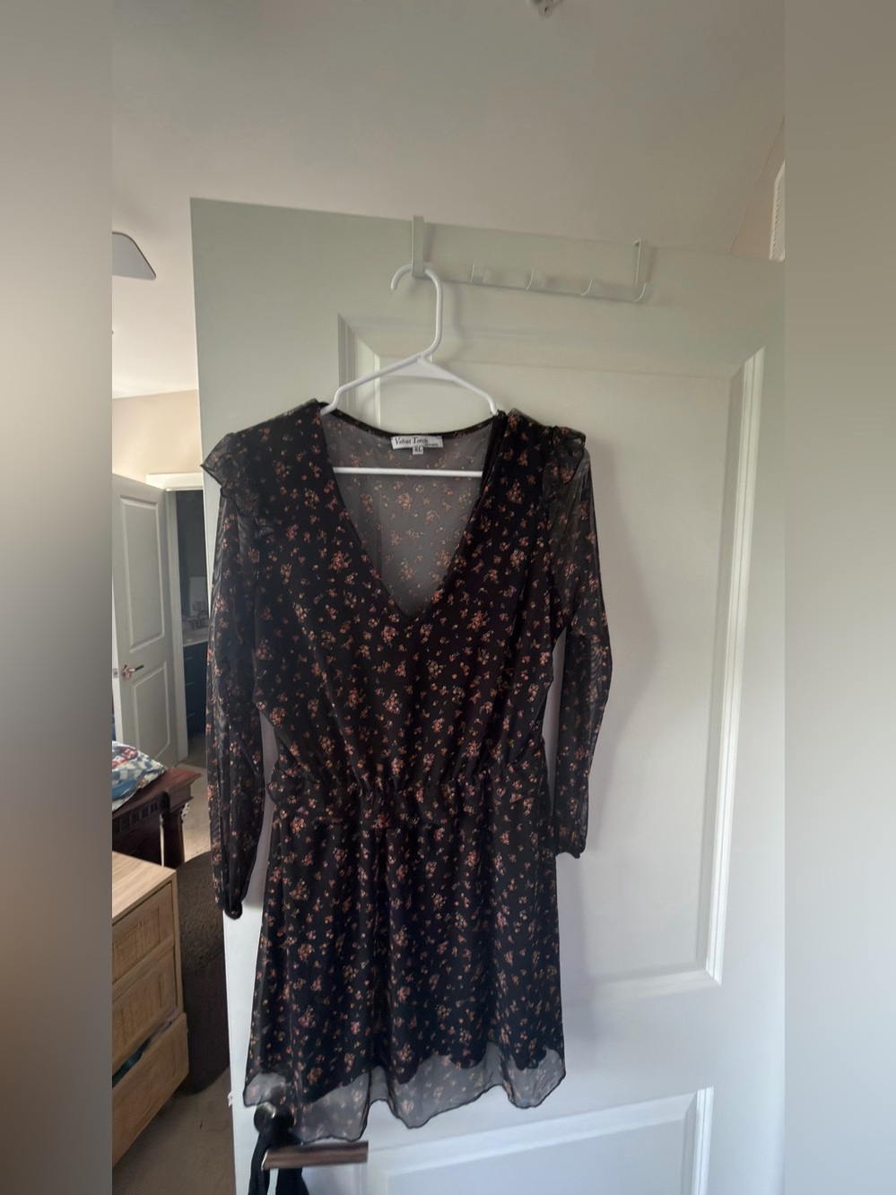 Velvet Torch Black Floral V-Neck Long Sleeve Dress